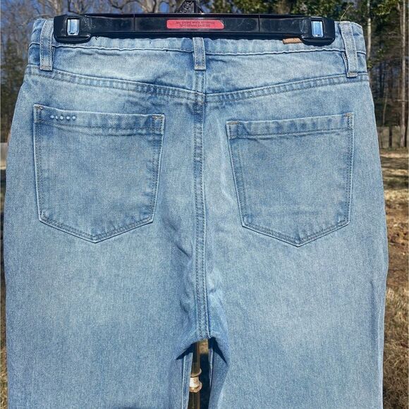 Blank NYC The Madison Crop Light Wash Tapered Jeans - Picture 6 of 10